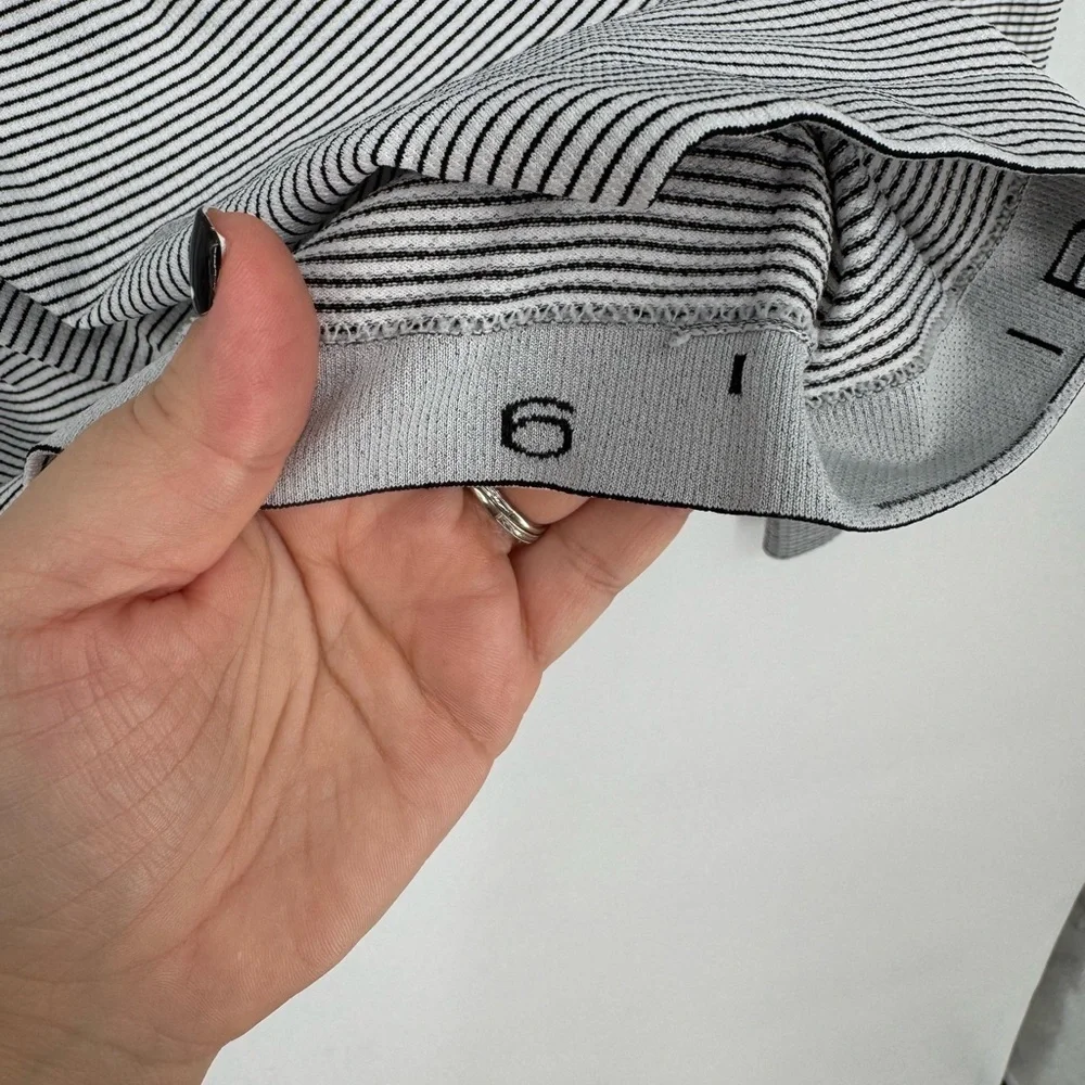 Lululemon White and Black Striped Swiftly Tech size 6
